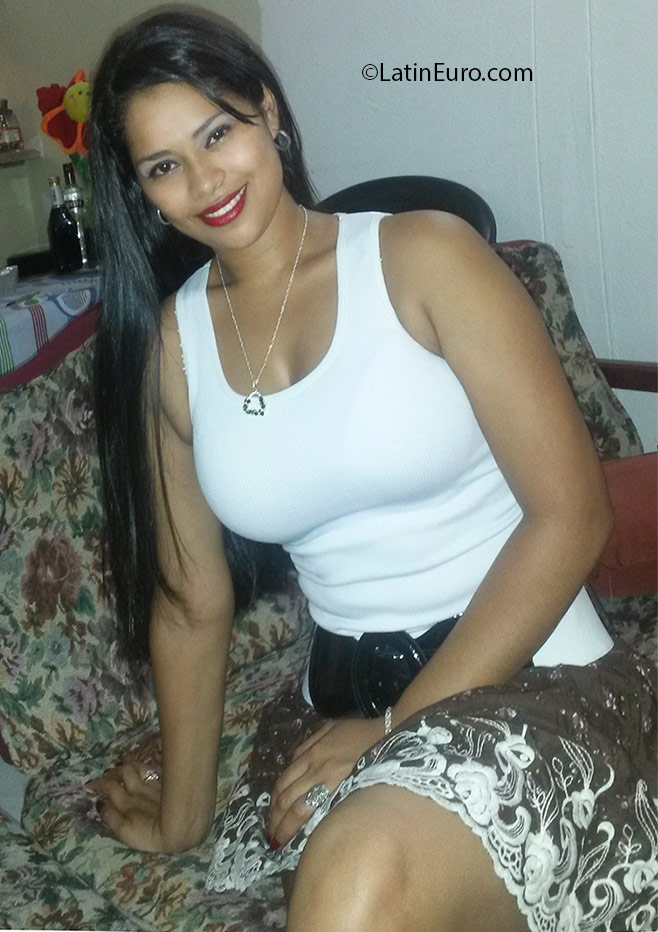 Date this tall Panama girl Dunia from Panama City PA982