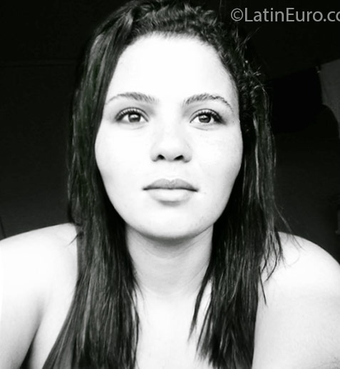 Date this fun Brazil girl Rafaely from Natal BR9667