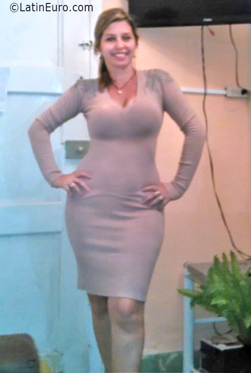 Date this lovely Cuba girl Lisbel from Havana CU69