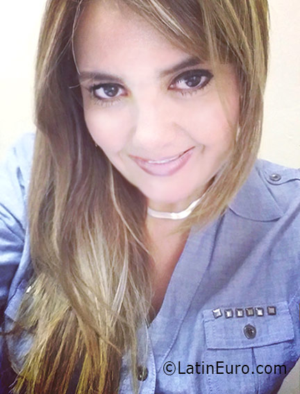 Date this happy Panama girl Mariam from Panama City PA999