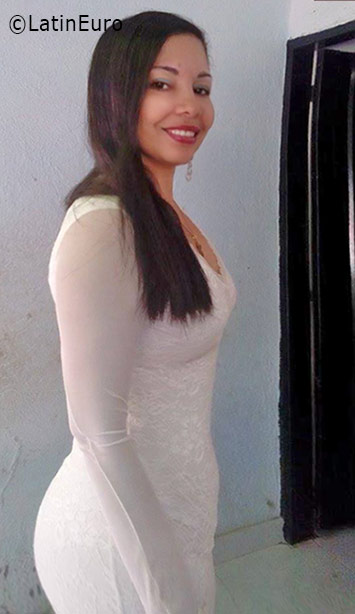 Date this good-looking Colombia girl Laila from Santa Marta CO19023