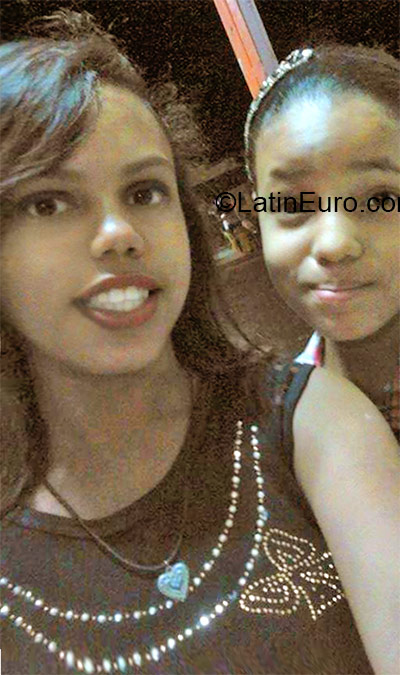Date this georgeous Brazil girl Crislane from Sao Luis BR9686