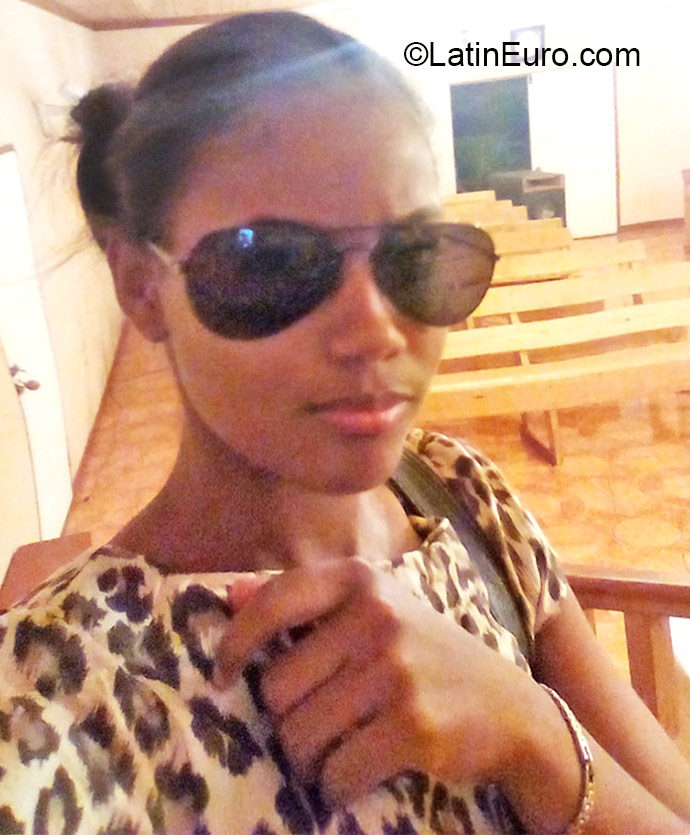 Date this tall Jamaica girl Macy from Kingston JM2324