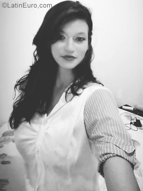 Date this charming Brazil girl Angelica from Campo Grande BR9687