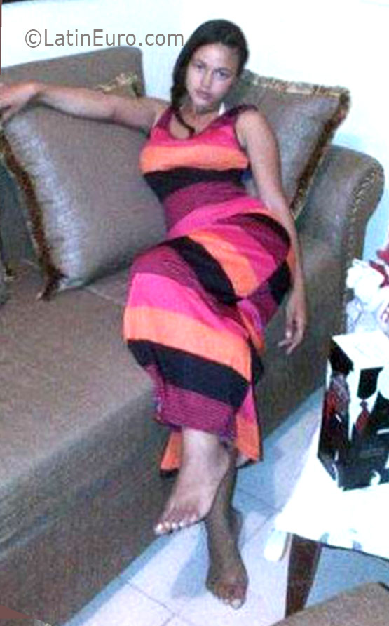 Date this tall Dominican Republic girl Jeniffer from La Vega DO26009