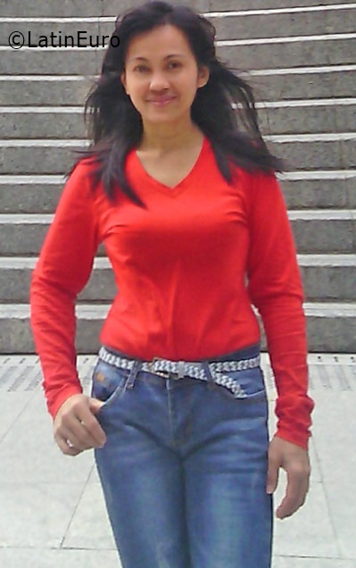 Date this funny Hong Kong girl Analin from Hong Kong HK17