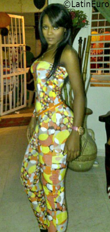 Date this good-looking Dominican Republic girl Arisleny from Santo Domingo DO31884