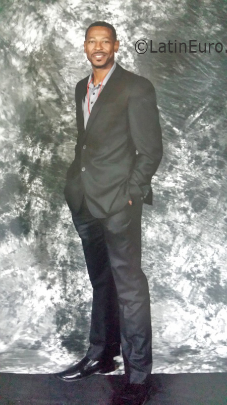 Date this cute United States man Louis from Minneapolis US17439