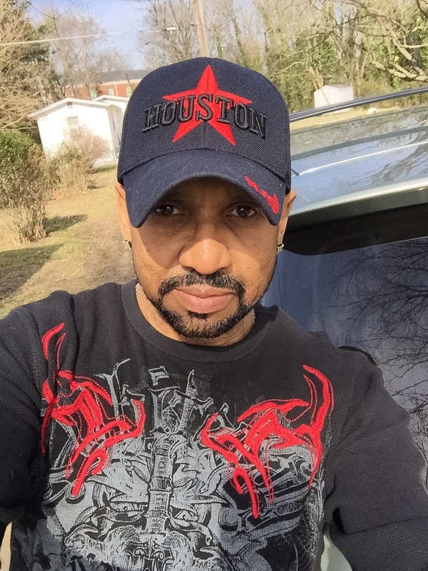 Date this attractive United States man Milton from Clarksville US17441