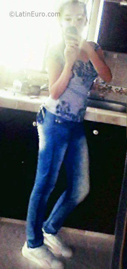 Date this charming Colombia girl Laura from Bogota CO19076
