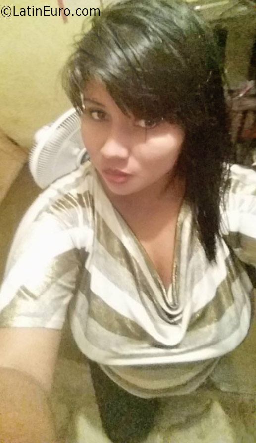 Date this pretty Honduras girl Katherine from Tegucigalpa HN2231