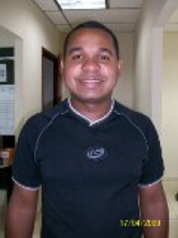 Date this foxy Panama man Eloy Aino from Panama PA1018