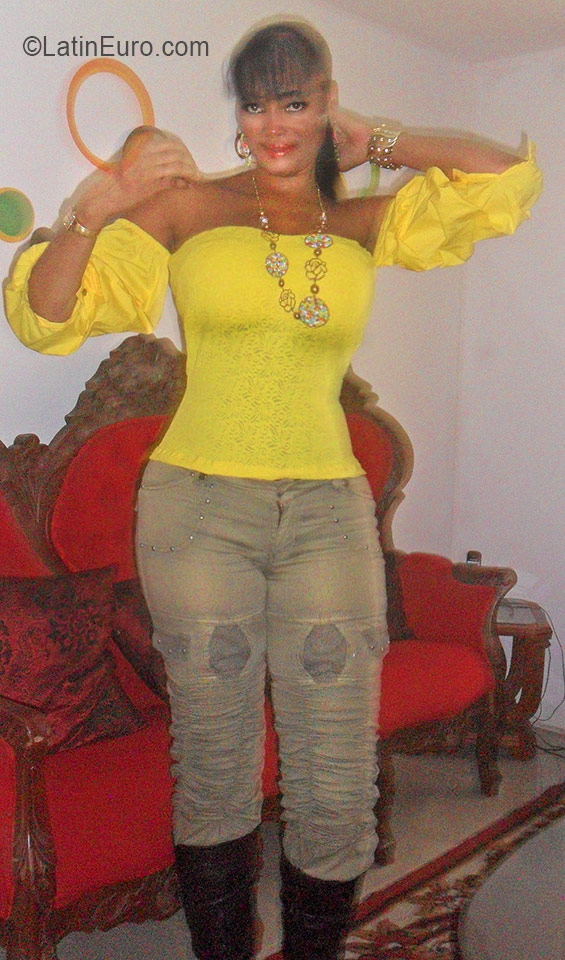 Date this voluptuous Colombia girl Janit from Jamundi CO19117