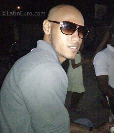 Date this pretty Dominican Republic man Malvin from Santo Domingo DO26197