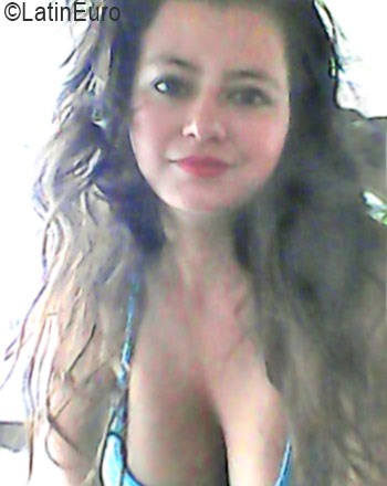 Date this attractive Colombia girl Blanca from Bogota CO19171