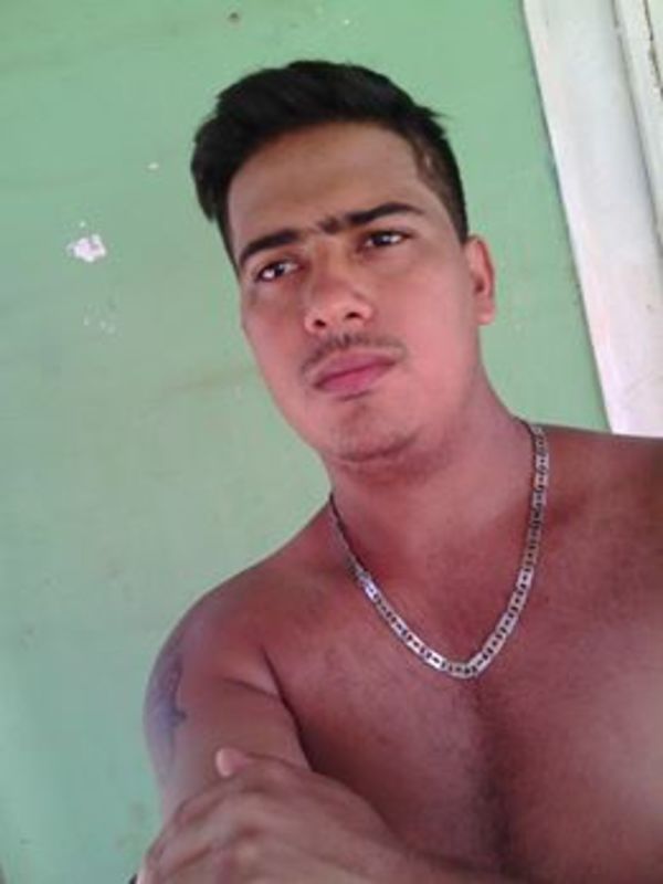 Date this happy Venezuela man Cristian from Maracay VE682