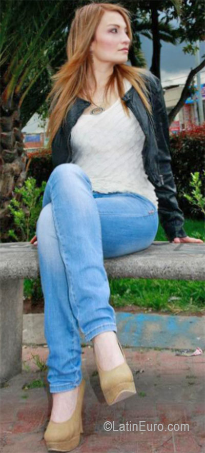 Date this athletic Colombia girl Carmen elena from Bogota CO19228