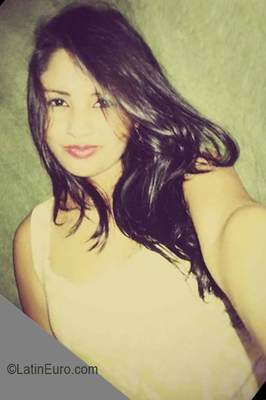 Date this exotic Honduras girl Claudia from San Pedro Sula HN2248