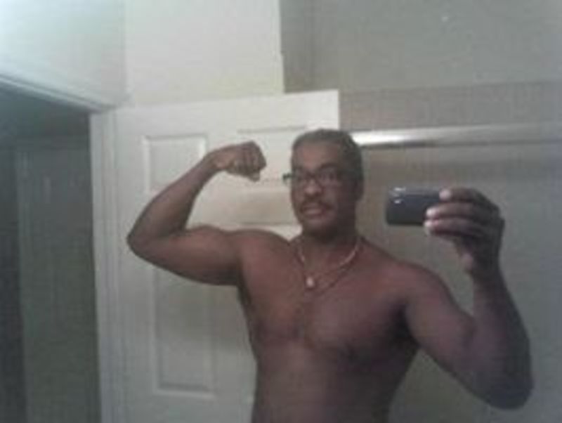 Date this voluptuous United States man Drafael from Miami US17537