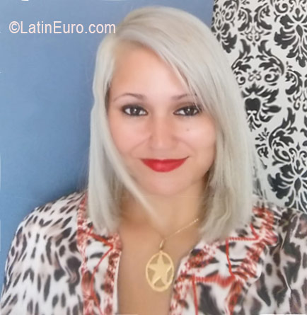 Date this young Brazil girl Valeria from Rio De Janeiro BR9755