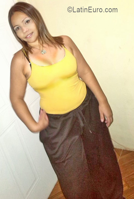 Date this good-looking Venezuela girl Marivi from Maracay VE732