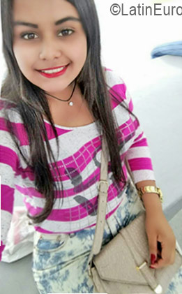 Date this foxy Honduras girl Jenny from Tegucigalpa HN2266