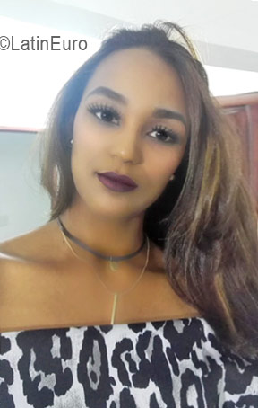 Date this hot Dominican Republic girl Carina Sosa from Puerto Plata DO26537