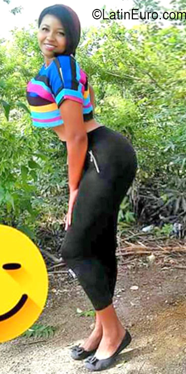 Date this hard body Dominican Republic girl Maria N from Santo Domingo DO26538