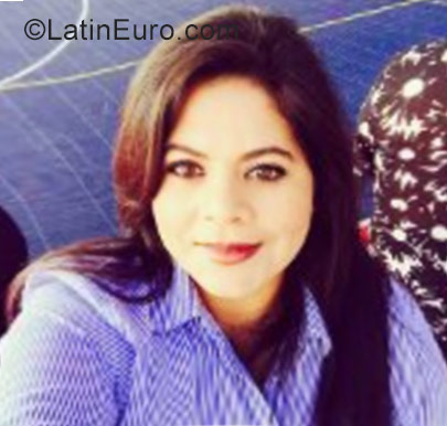 Date this foxy Honduras girl Rebeca from Tegucigalpa HN2273