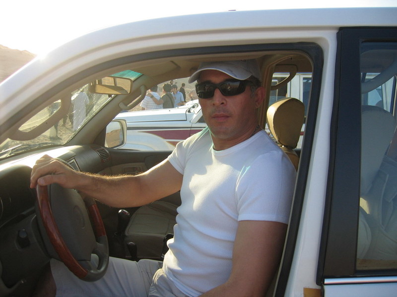 Date this passionate Spain man Amir from Madrid ES347