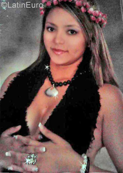 Date this young Colombia girl Paola from Cali CO19597