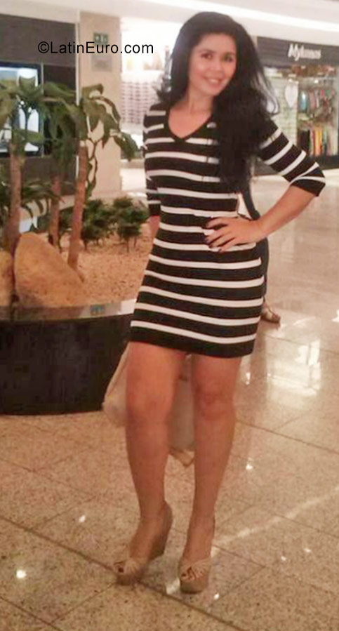 Date this attractive Colombia girl Cami from Barranquilla CO19616