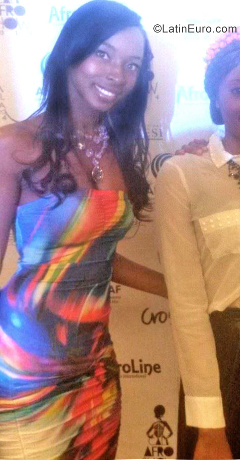 Date this gorgeous Colombia girl Yoli from Cali CO19622