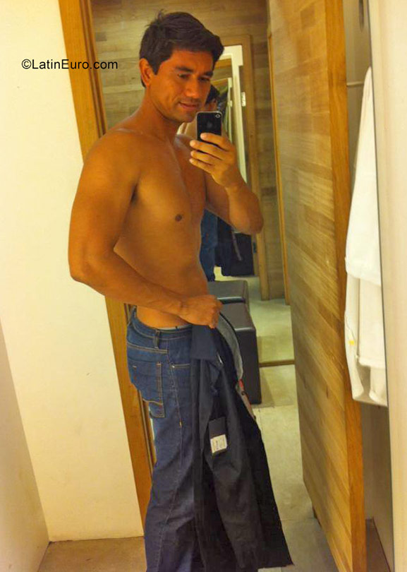 Date this voluptuous Brazil man Rafael from Sao Luis BR9805