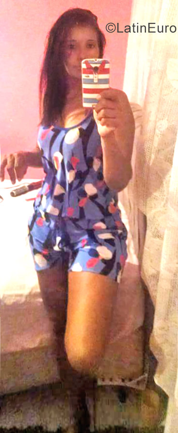 Date this young Brazil girl Christianne from Novo Horizonte BR9821