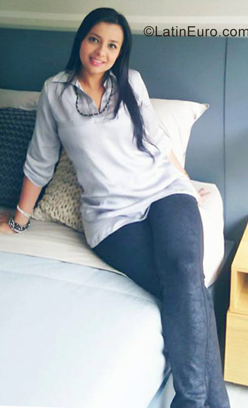 Date this gorgeous Colombia girl Julieth from Medellin CO19734