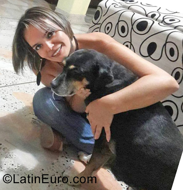 Date this sultry Colombia girl Claudia Milena from Cali CO19760