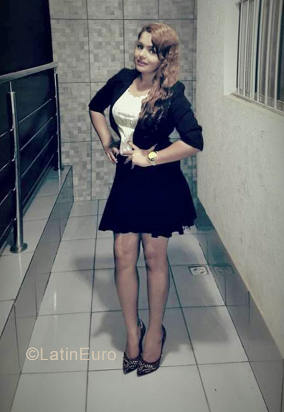 Date this hot Brazil girl Rogelmia from Goiania BR9832