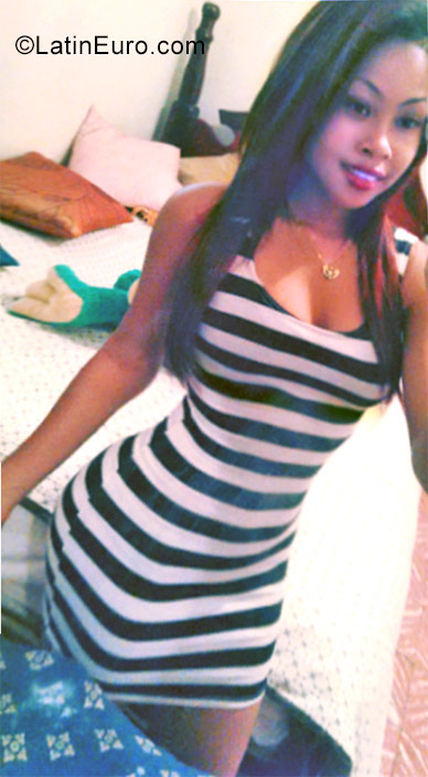 Date this fun Dominican Republic girl MARIANGEL from Samana DO26973