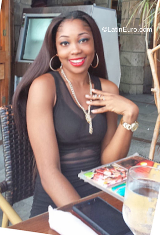 Date this voluptuous Jamaica girl Krissy from Montego Bay JM2377