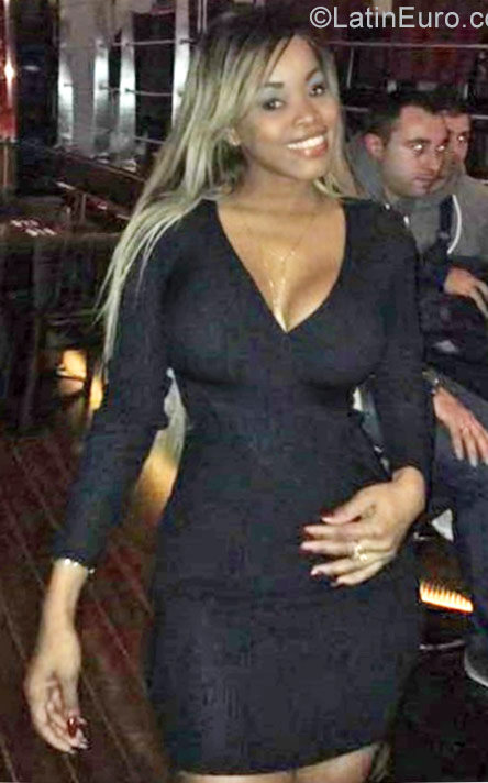 Date this charming Spain girl Margot from Barcelona ES353
