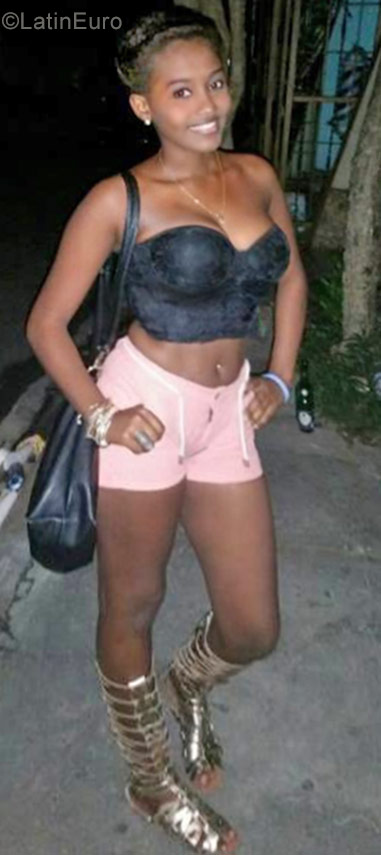 Date this cute Dominican Republic girl Eimy from Santo Domingo DO27011
