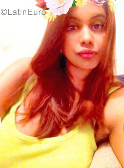 Date this gorgeous Dominican Republic girl Yasmin from Santiago DO27027