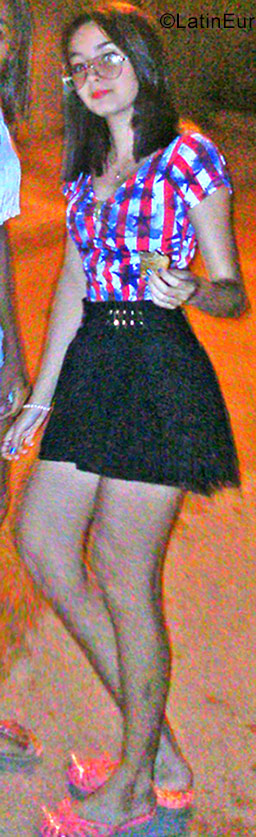 Date this nice looking Brazil girl Iasman from Rio De Janeiro BR9854