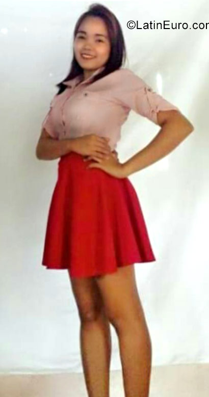 Date this hard body Philippines girl Glicel from Caloocan City PH943