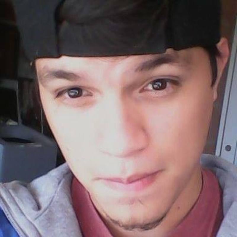 Date this stunning Colombia man Alexander moril from Bogota CO19981