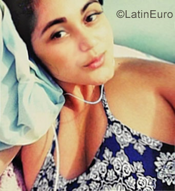 Date this athletic Colombia girl Paola from Armenia CO20047