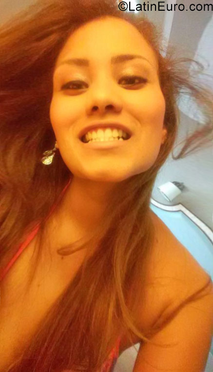 Date this sultry Colombia girl Julieth from Cali CO20057