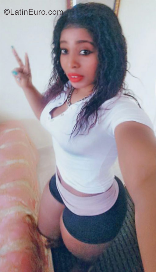 Date this gorgeous Haiti girl Christina from Port-au-Prince HT77