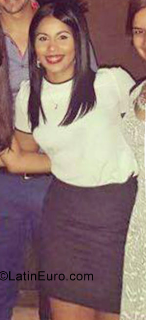 Date this nice looking Dominican Republic girl Chantal from Santo Domingo DO27239